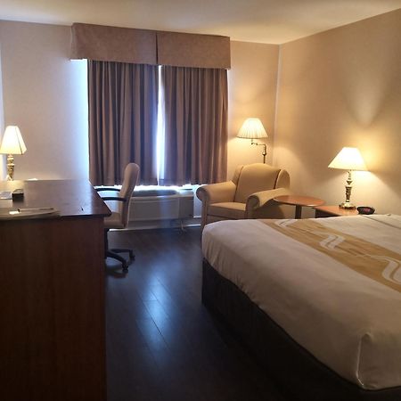Quality Inn & Suites Hawkesbury Kültér fotó